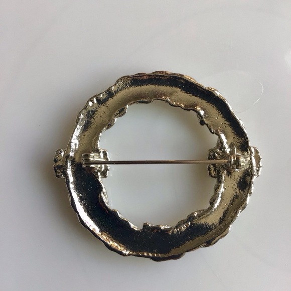 Vintage Twisted Silver Tone Circular Brooch - Picture 2 of 2
